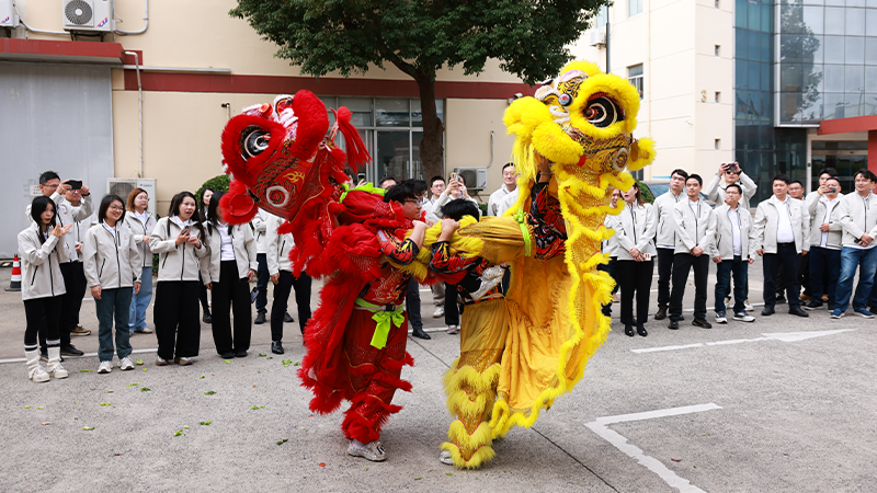 Chinese costumes